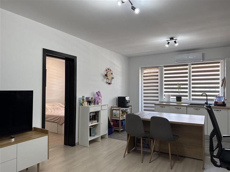 Apartament cu 2 camere decomandat în Sânpetru