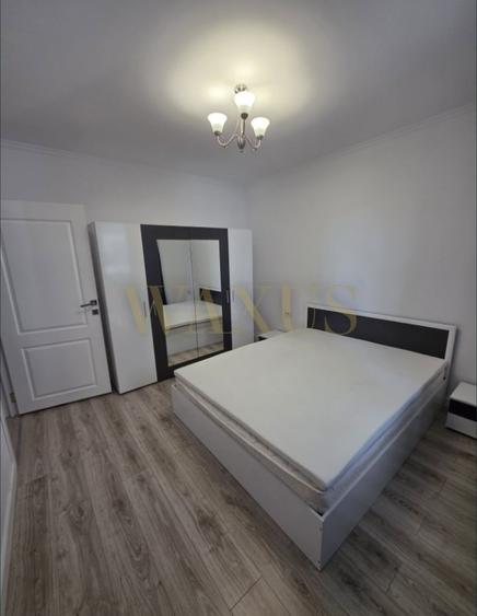 Apartament cu 3 camere semidecomandat, mobilat în Florești