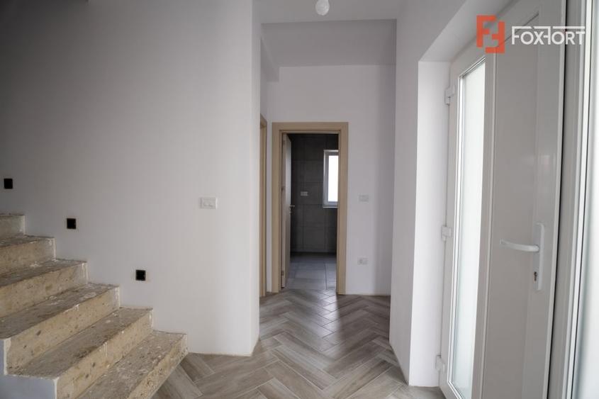 Duplex cu 4 camere cu Teren 273 Mp în Urseni