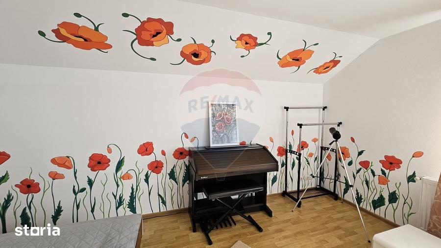 Casă cu 6 camere cu Teren 3614 Mp în Moara