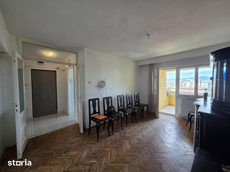 Apartament cu 3 camere decomandat în Decebal