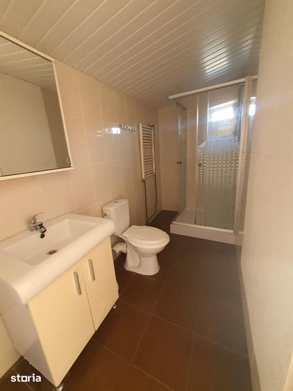 Casă cu 6 camere cu Teren 198 Mp în Berceni