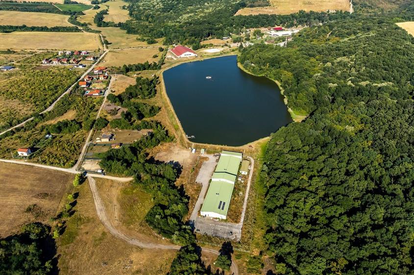 Teren agricol extravilan de 125077 mp, în Herneacova