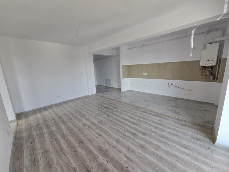 Apartament cu 2 camere decomandat în Girocului