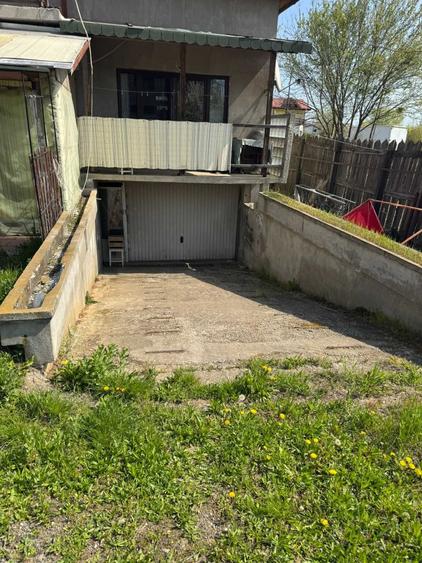 Casă cu 4 camere în Dobroești