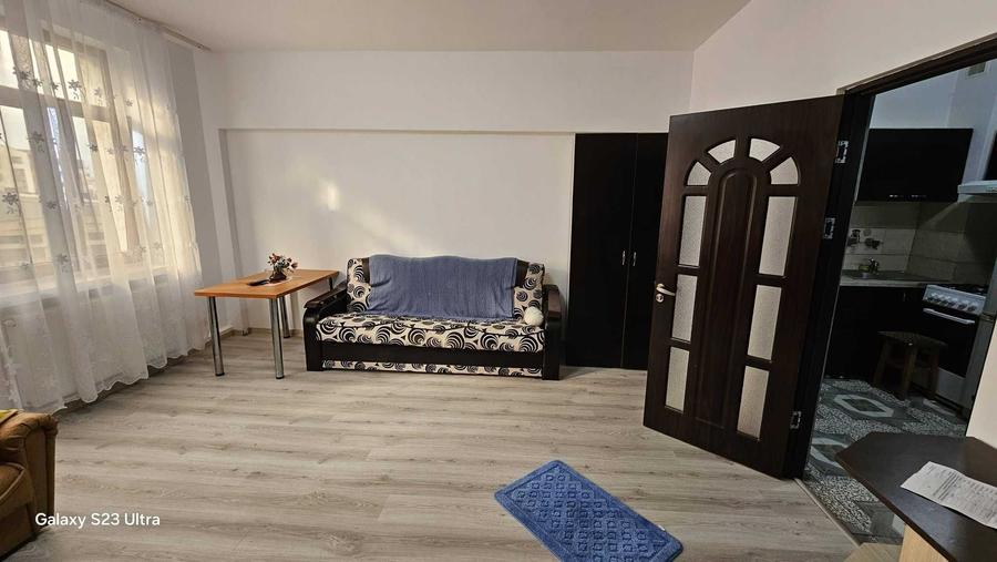 Garsonieră decomandată în Central
