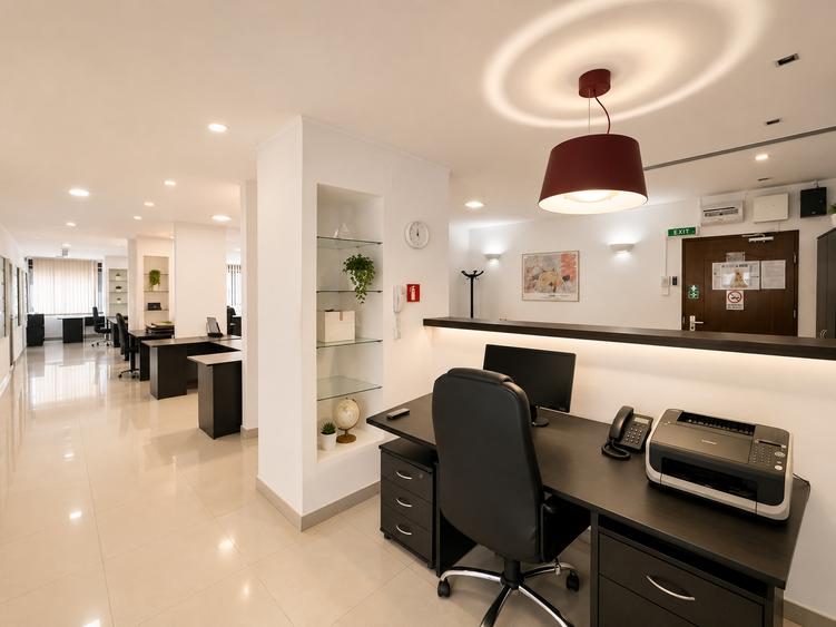 Apartament cu 6 camere semidecomandat în Antiaeriană