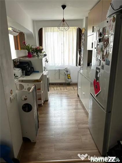 Apartament cu 4 camere decomandat în Circumvalațiunii