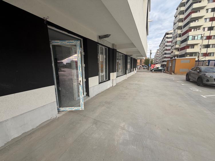 Spațiu comercial, de 40 mp, în Roșu