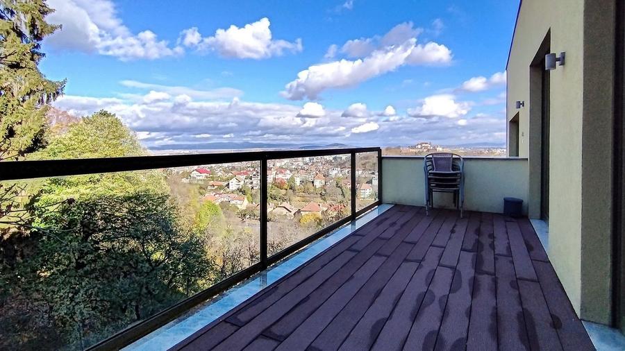Apartament cu 3 camere semidecomandat, mobilat în Drumul Poienii