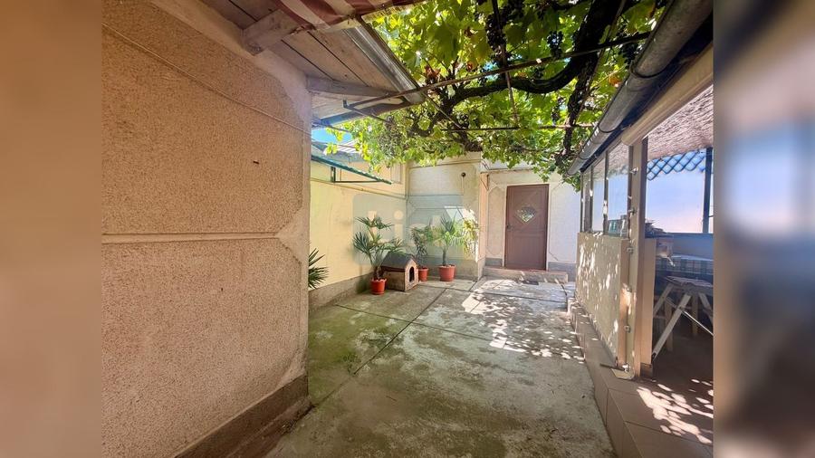 Casă cu 3 camere cu Teren 790 Mp în Central