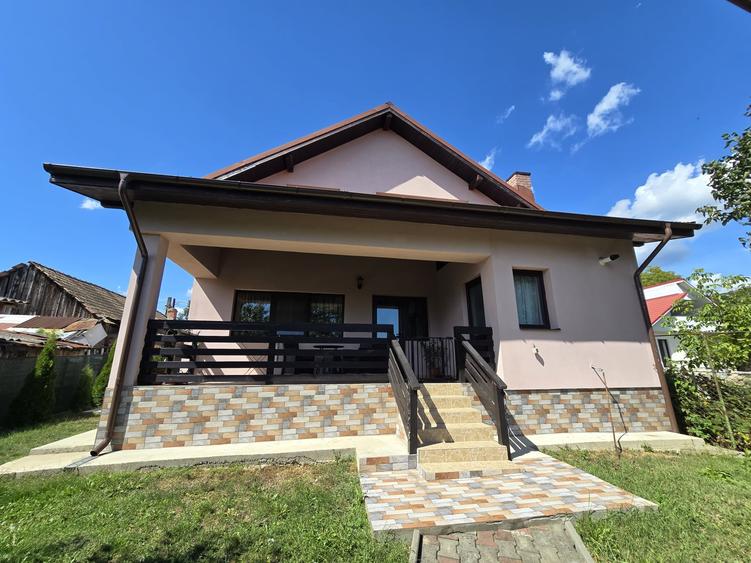 Casă individuală cu 4 camere cu Canalizare în Sărata