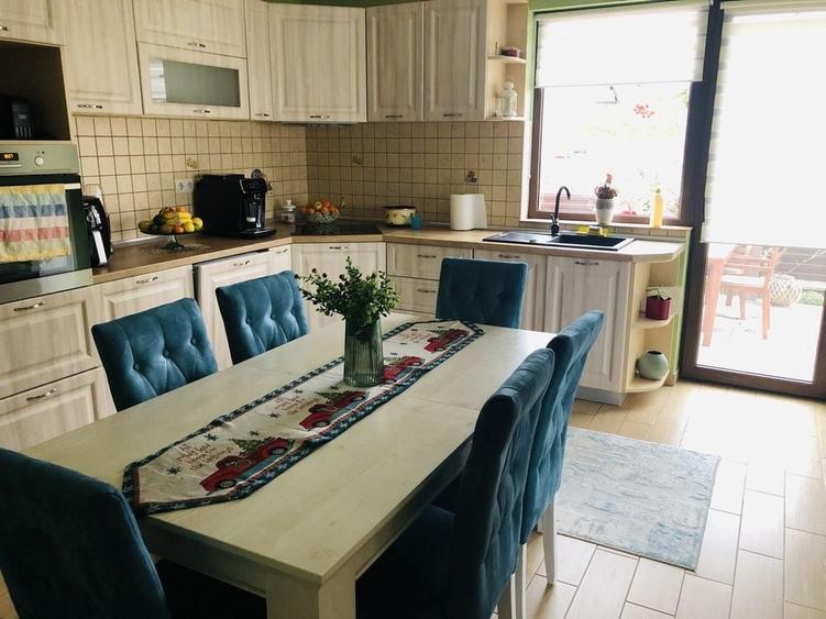 Casă cu 4 camere în Bărdești
