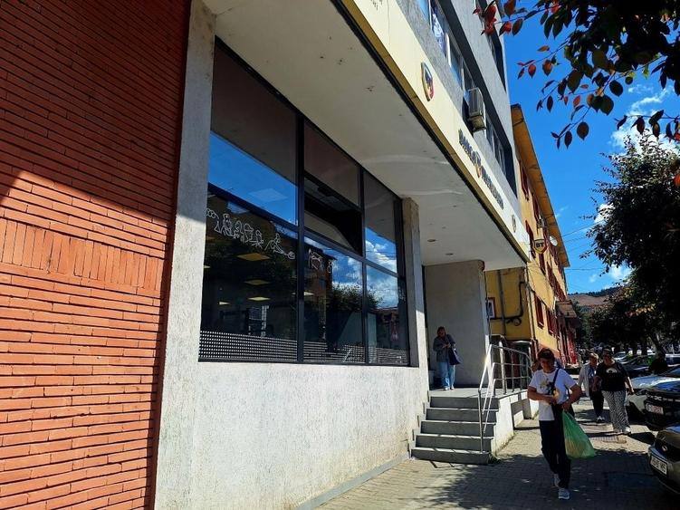 Spațiu comercial, de 150 mp, în Petros