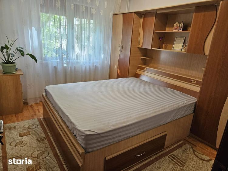 Apartament cu 3 camere semidecomandat, mobilat în Militari
