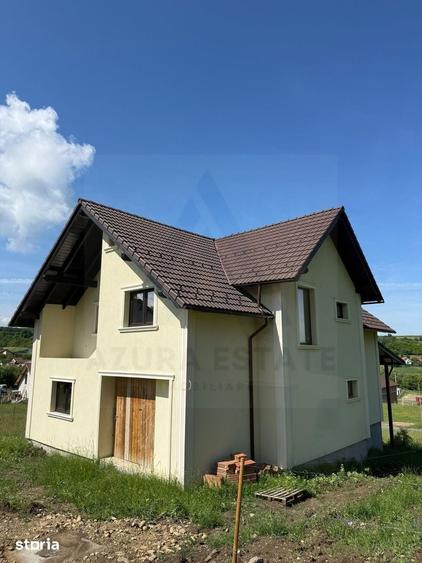 Casă individuală cu 4 camere cu Canalizare în Slimnic