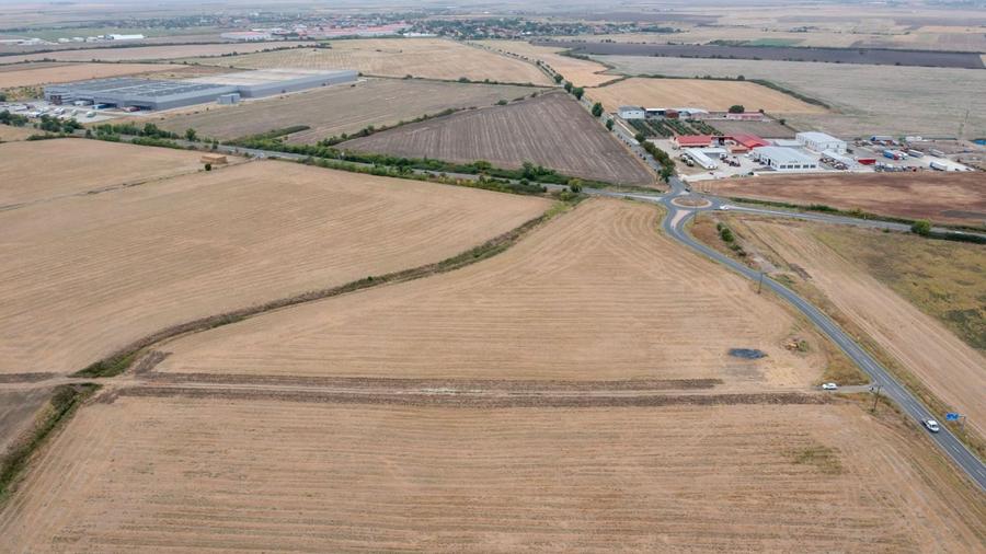 Teren agricol extravilan de 31383 mp, în Dudeștii Noi