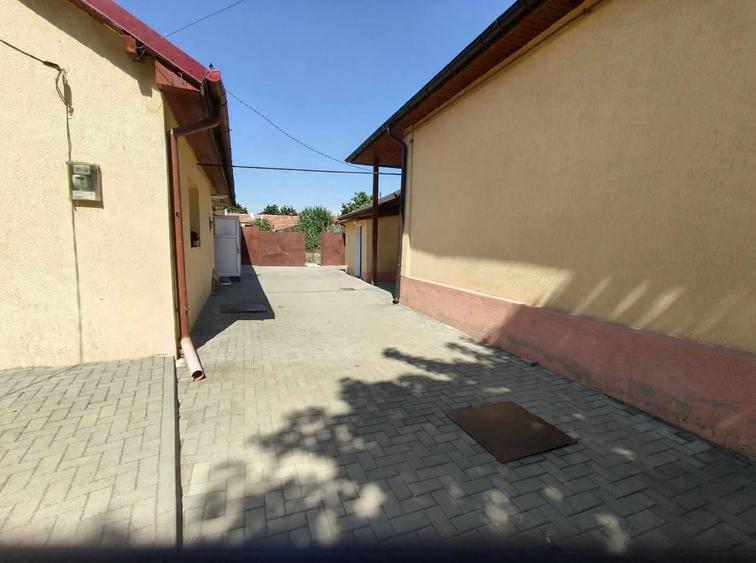 Casă individuală cu 5 camere cu Canalizare în Lunei