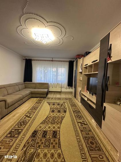 Apartament cu 3 camere decomandat în Micro 17