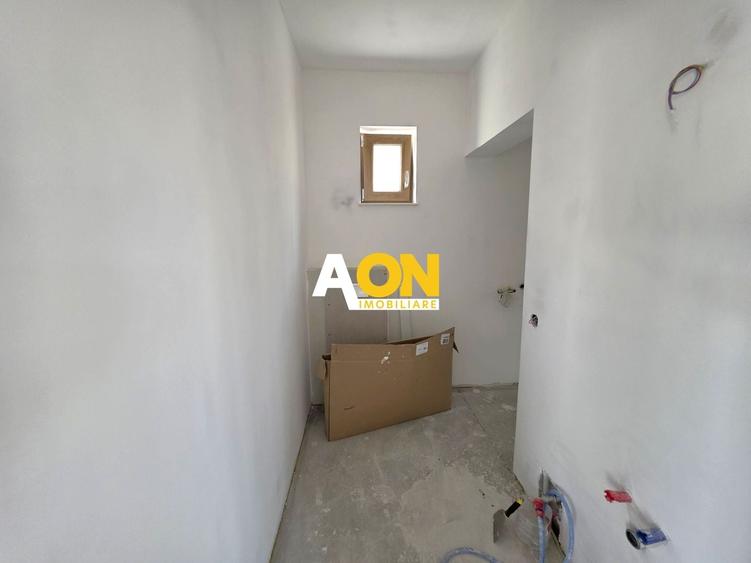 Casă individuală cu 5 camere cu Canalizare în Cetate