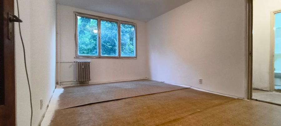 Apartament cu 3 camere semidecomandat în Berceni — fotografia 3