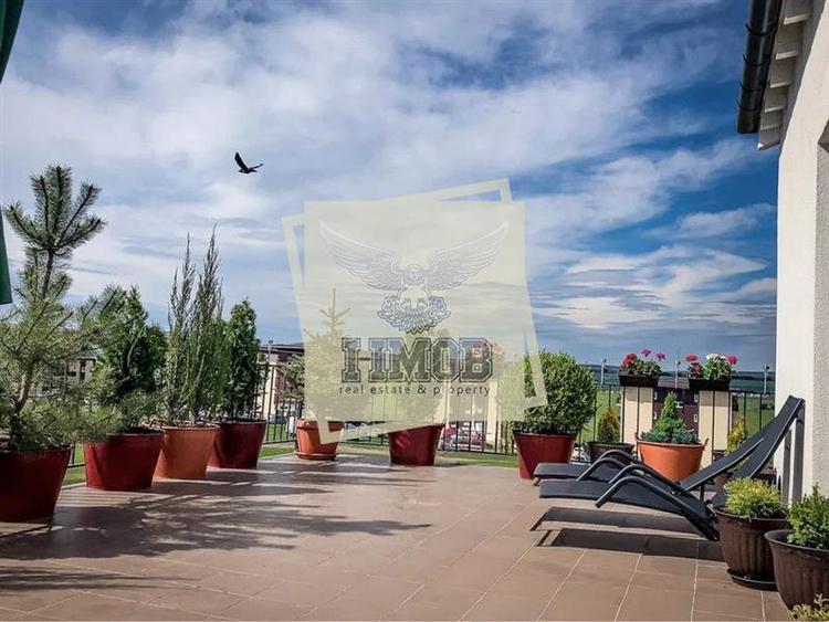 Penthouse cu 3 camere decomandat, mobilat în Turnișor