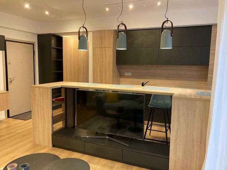 Apartament cu 2 camere decomandat, mobilat în Central