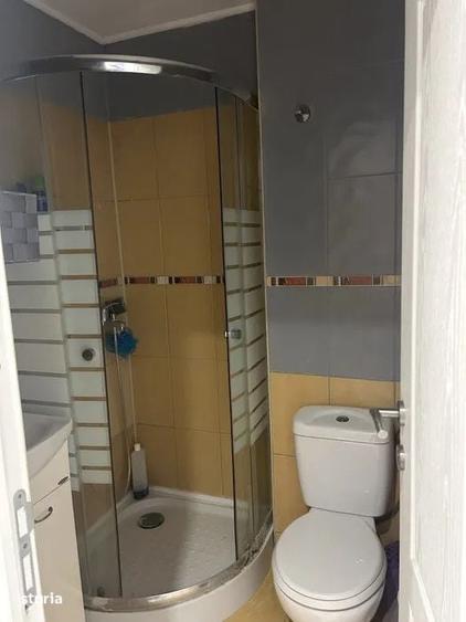 Apartament cu 3 camere decomandat în Astra