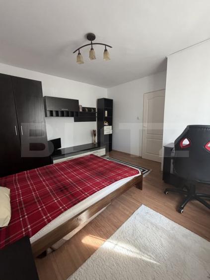 Apartament cu 3 camere decomandat în Tudor