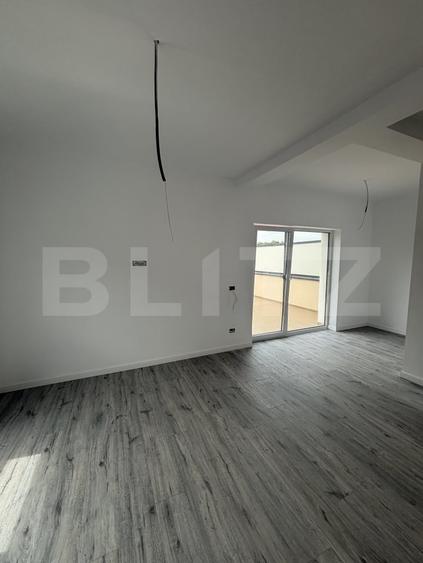 Duplex cu 4 camere cu Canalizare în Ghiroda