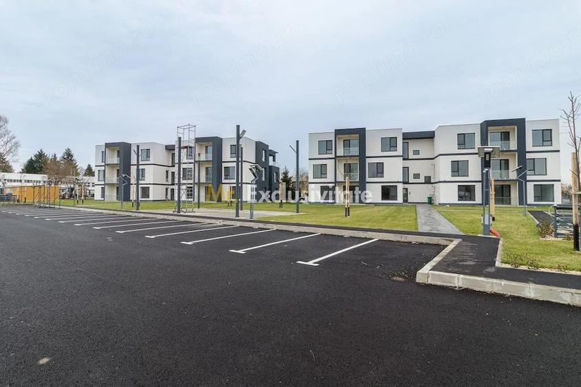 Apartament cu 3 camere semidecomandat în 1 Decembrie
