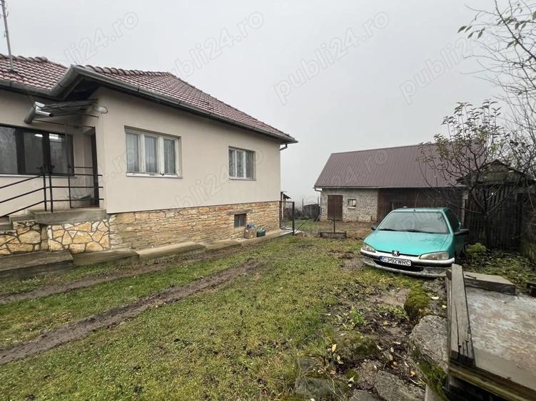 Casă cu 3 camere cu Teren 1114 Mp în Vechea