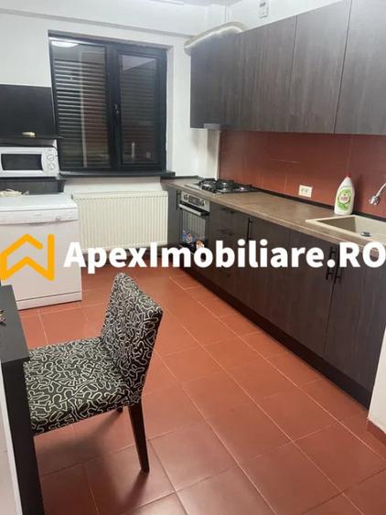 Apartament cu 3 camere semidecomandat în Titulescu