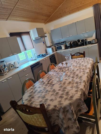 Casă cu 5 camere cu Teren 1468 Mp în Meri