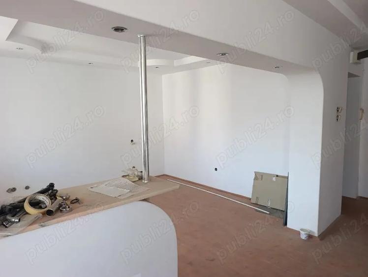 Apartament cu 3 camere decomandat în Precista