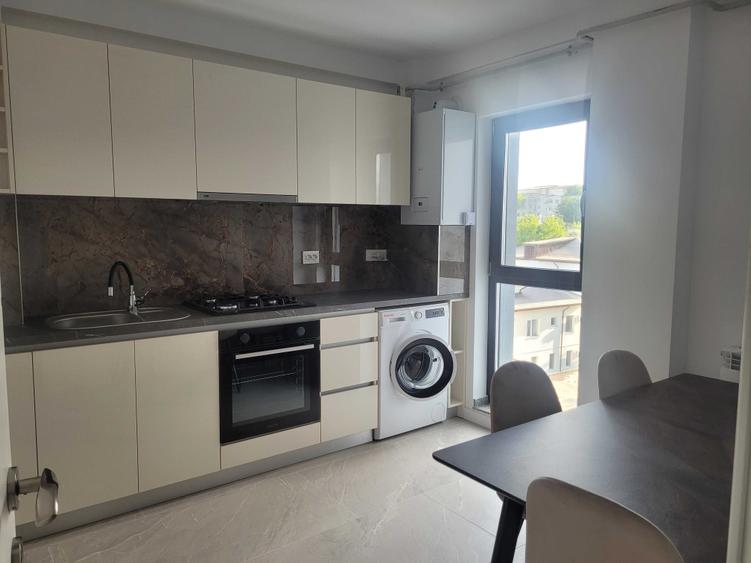 Apartament cu 2 camere decomandat în Ultracentral