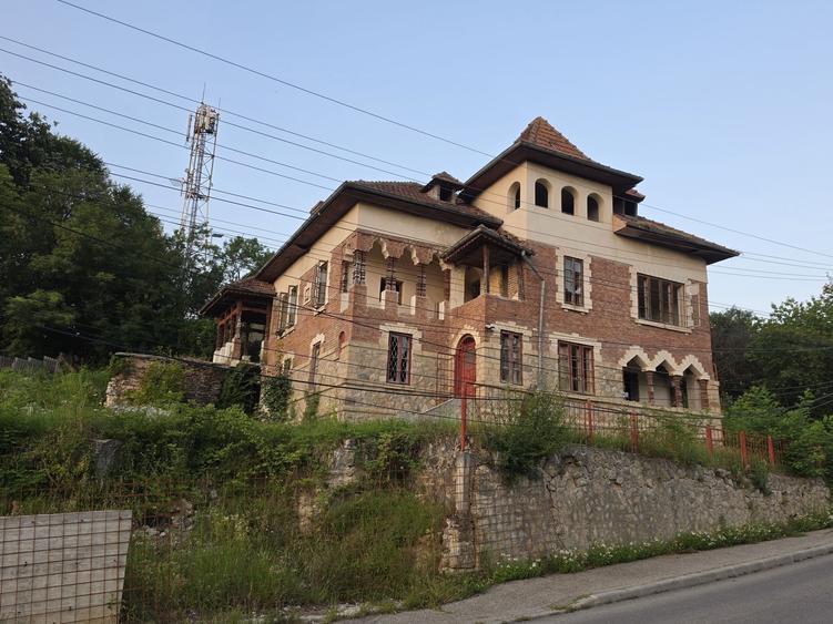 Casa de vanzare vecinatate centru oras Pucioasa. - 7