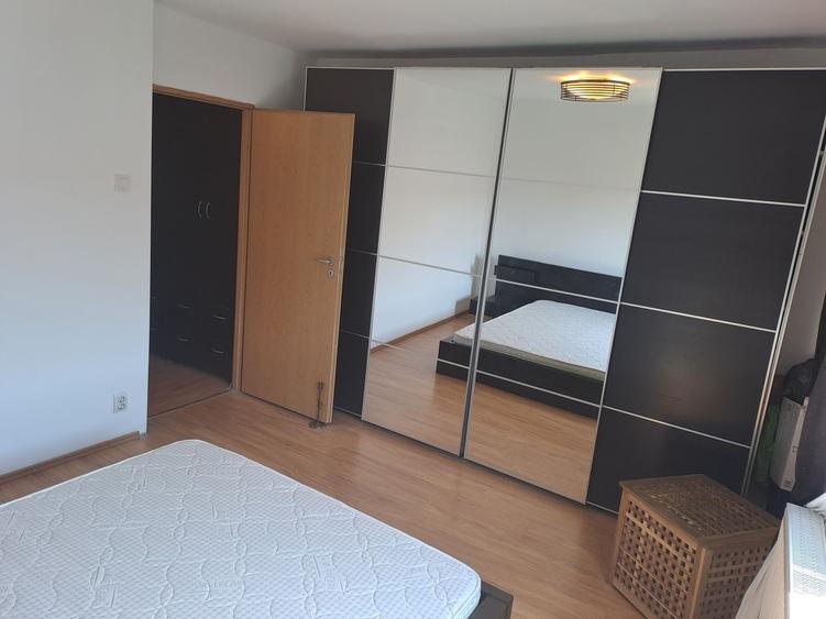 Apartament cu 2 camere decomandat în Drumul Sării