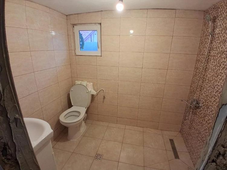 Casă cu 2 camere cu Teren 250 Mp în Central