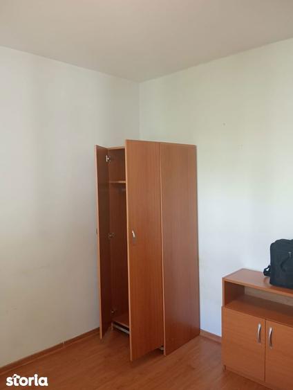 Apartament cu 3 camere decomandat, mobilat în Drumul Taberei