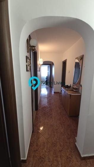 Apartament cu 4 camere decomandat, mobilat în Doamna Ghica