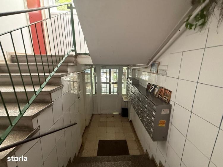 Apartament cu 4 camere semidecomandat în Drumul Taberei