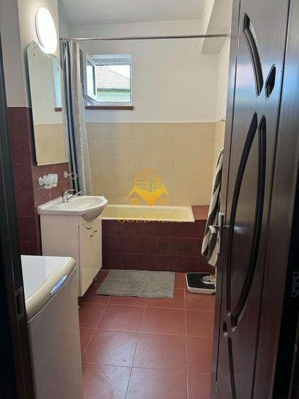 Apartament cu 2 camere decomandat, mobilat în Central