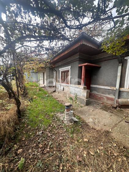 Casă individuală cu 5 camere cu Canalizare în Colentina