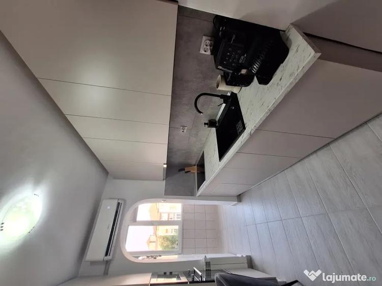 Apartament cu 3 camere decomandat în Rogerius