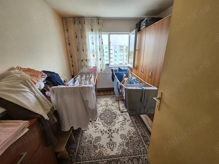 Apartament cu 4 camere decomandat în Central