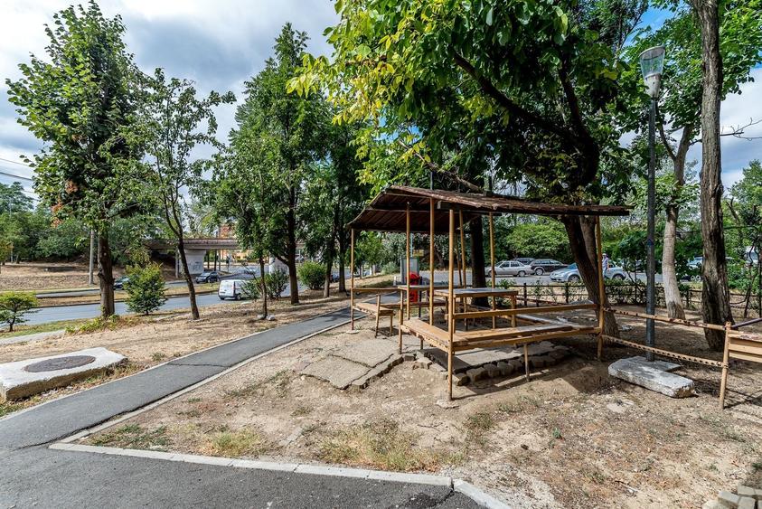 Apartament cu 4 camere decomandat în Micălaca