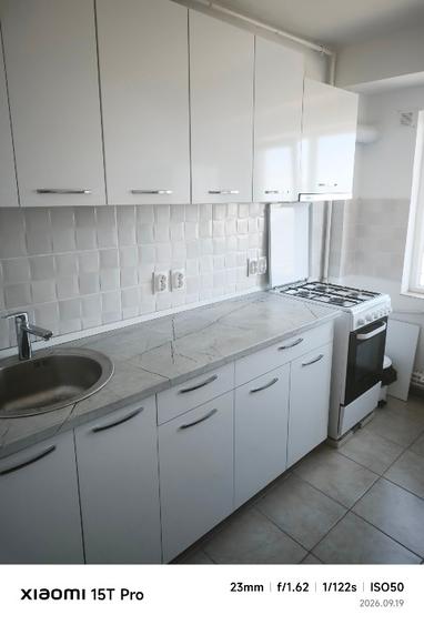 Apartament cu 3 camere decomandat în Tomis III