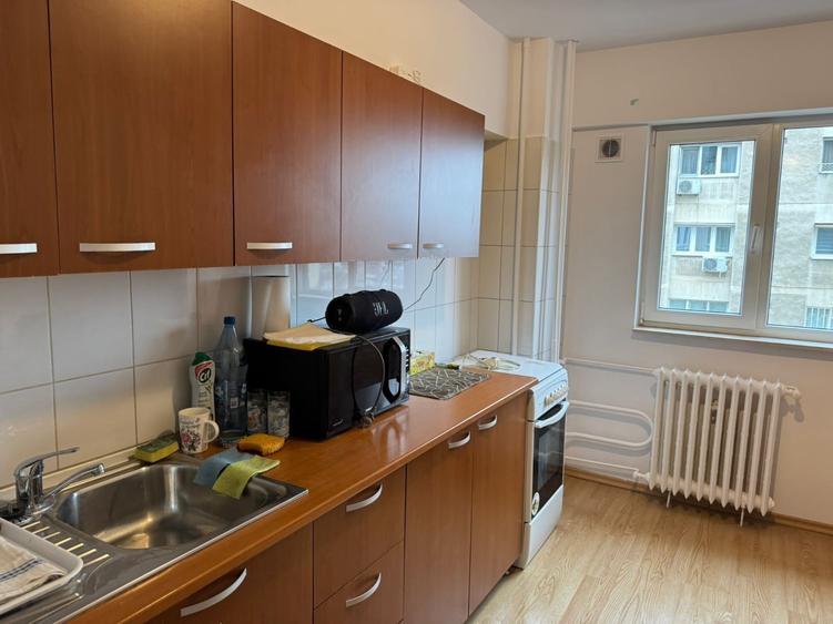 Apartament cu 2 camere semidecomandat, mobilat în Panduri