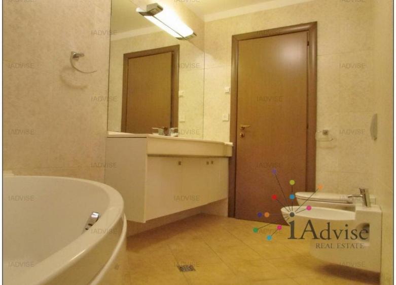 Apartament cu 3 camere decomandat, mobilat în Drumul Poienii